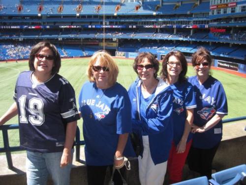 IMG_1604 girls at blue jays